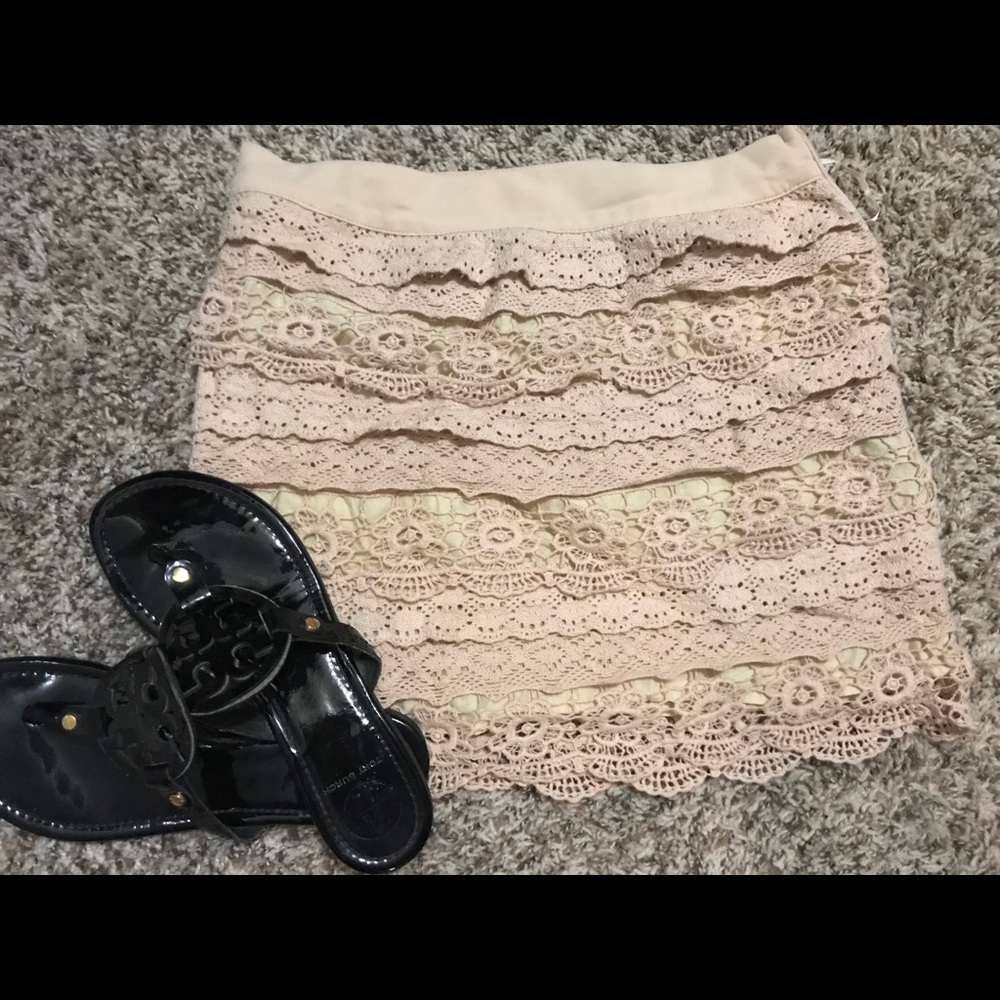 Lace skirt